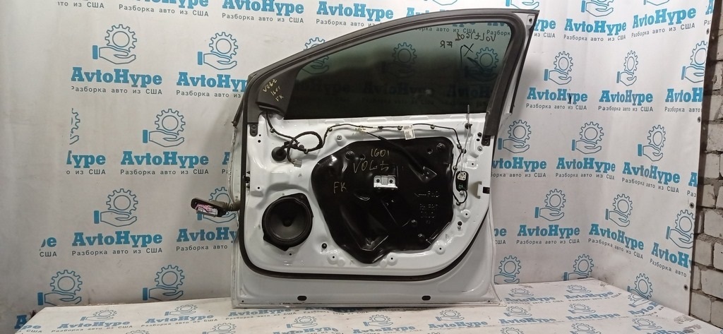 Уплотнитель двери перед прав Chevrolet Volt 16-