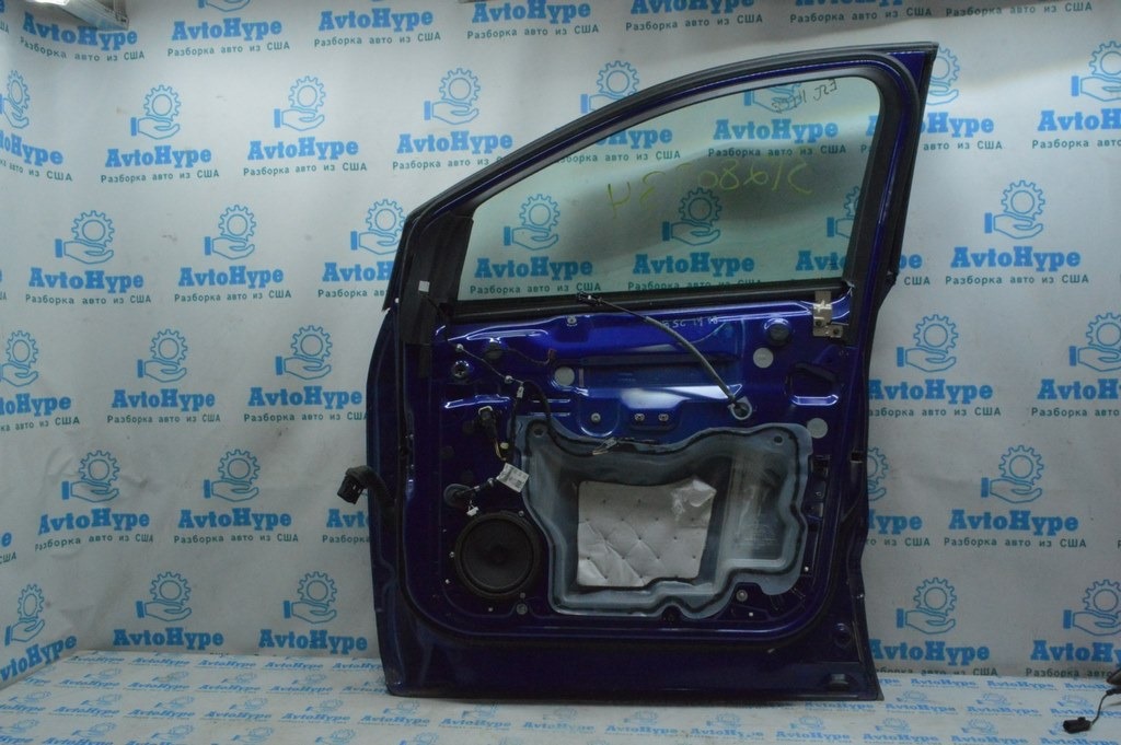 Уплотнитель двери перед прав Ford Escape MK3 13-