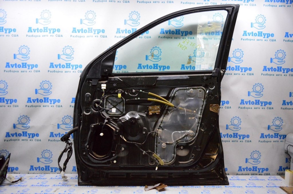 Уплотнитель двери перед прав Infiniti JX35 QX60 13-