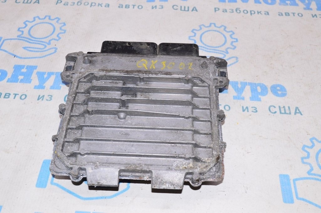 Уплотнитель двери перед прав Lexus RX350 RX450h 10-15