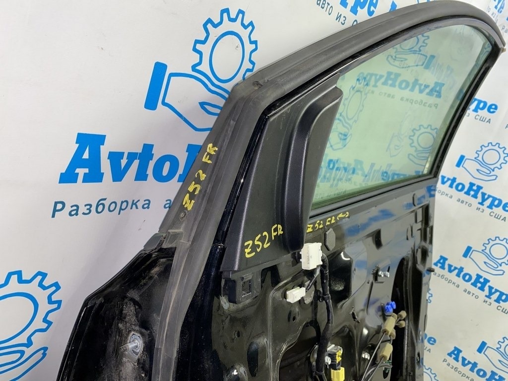 Уплотнитель двери перед прав Nissan Murano z52 15-