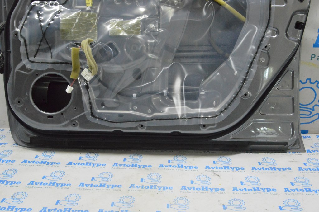 Уплотнитель двери передней правой Nissan Leaf 18-