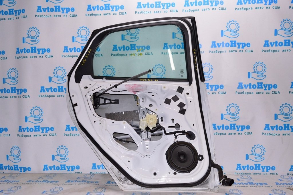 Уплотнитель двери зад лев Ford Focus mk3 11-18