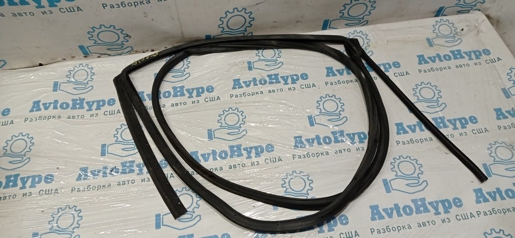 Уплотнитель двери зад лев Subaru Forester 14-18 SJ