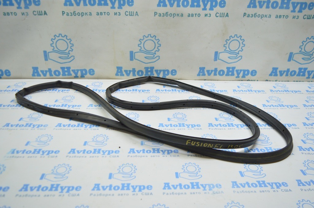 Уплотнитель двери задней левой Ford Fusion mk5 13-20
