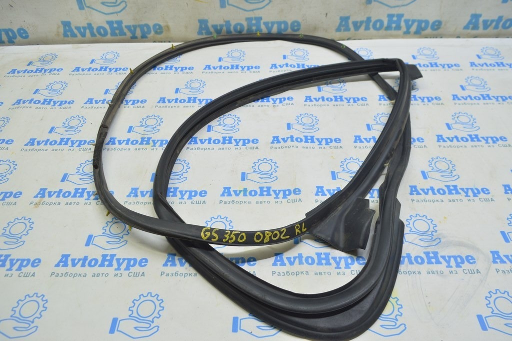 Уплотнитель двери задней левой Lexus GS300 GS350 GS430 GS450h 06-11