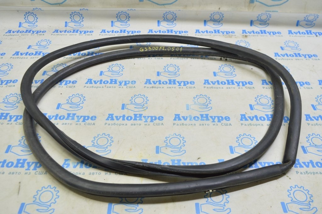 Уплотнитель дверного проема передний левый Lexus GS300 GS350 GS430 GS450h 06-11