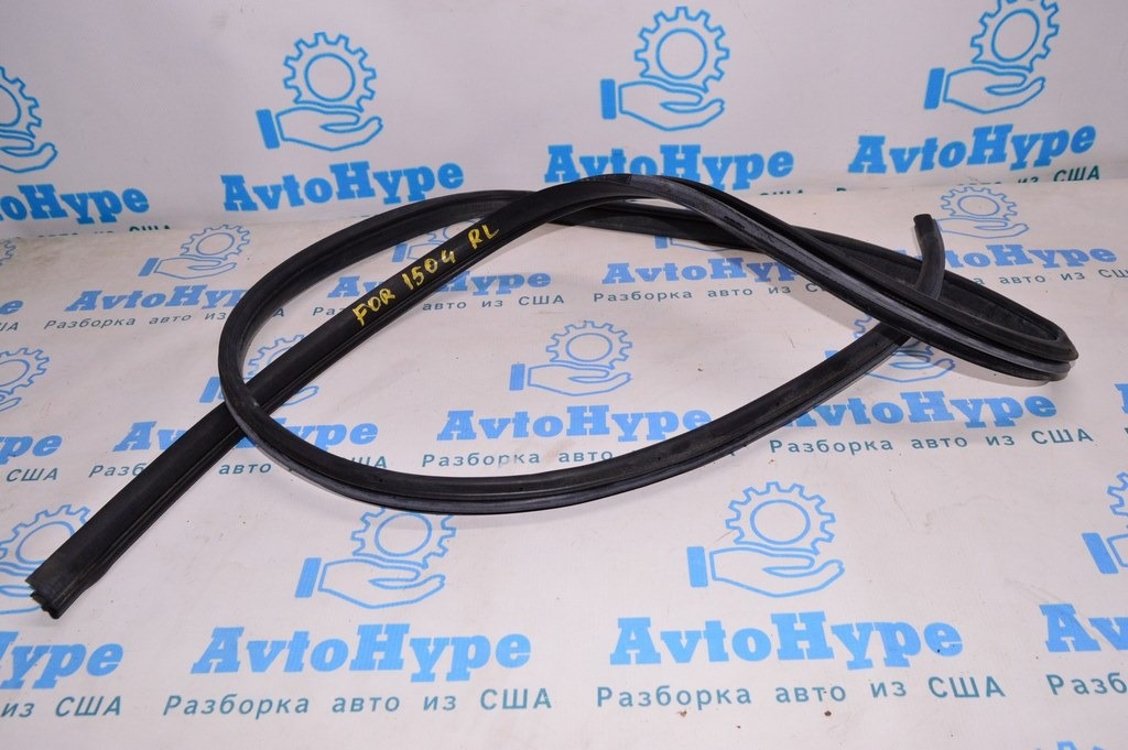 Уплотнитель дверного проема зад лев Subaru Forester 14-18 SJ