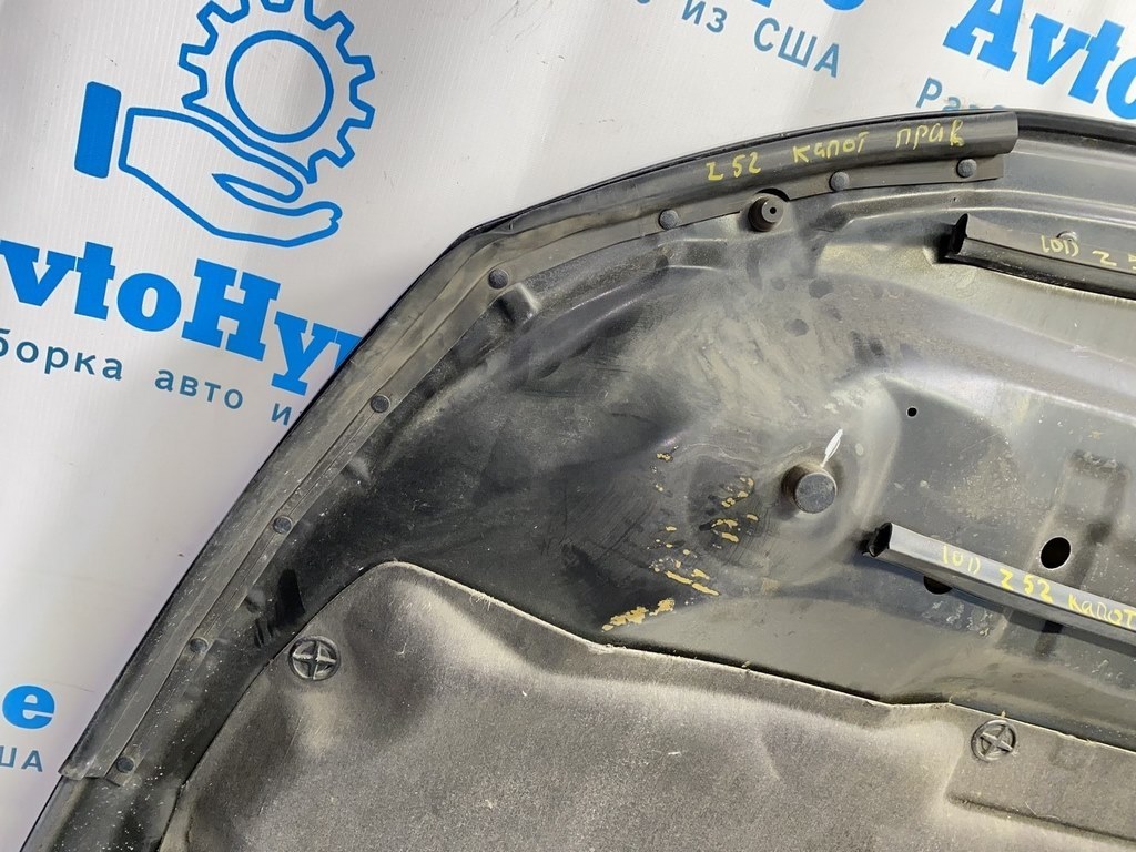 Уплотнитель капота правый Nissan Murano z52 15-