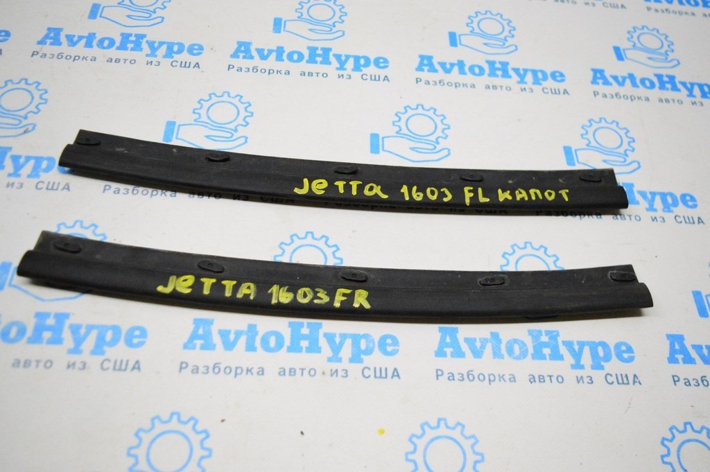 Уплотнитель капота правый VW Jetta 11-18 USA