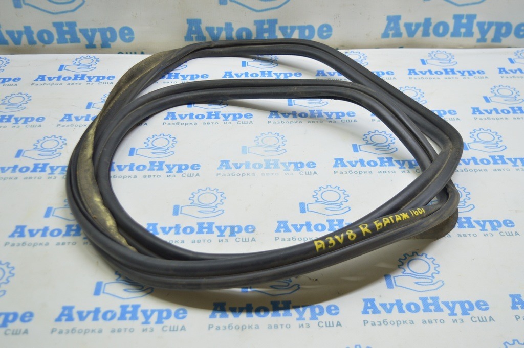 Уплотнитель крышки багажника Audi A3 8V 15-20 4d, 5d