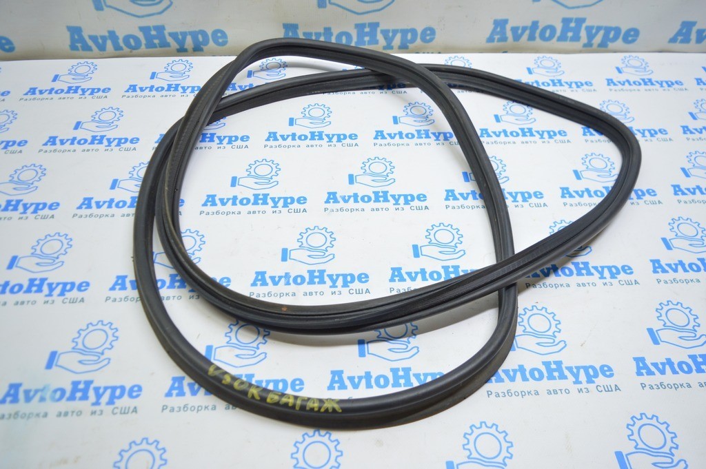 Уплотнитель крышки багажника Toyota Camry v50 12-14 usa