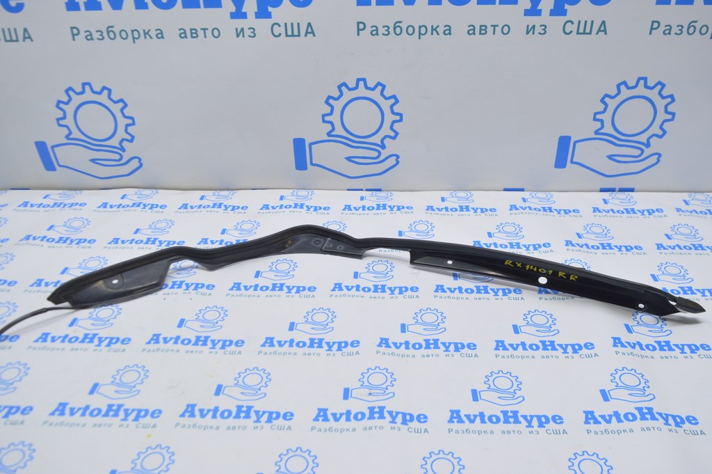 Уплотнитель на кузове двери багажника правый Lexus RX350 RX450h 10-15