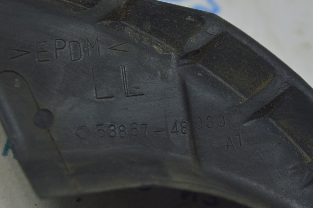Уплотнитель решетки дворников левый Lexus RX300 RX330 RX350 RX400h 04-09 — фото 3