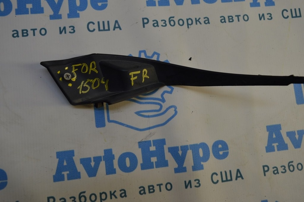Уплотнитель решетки дворников прав Subaru Forester 14-18 SJ (04) деф.