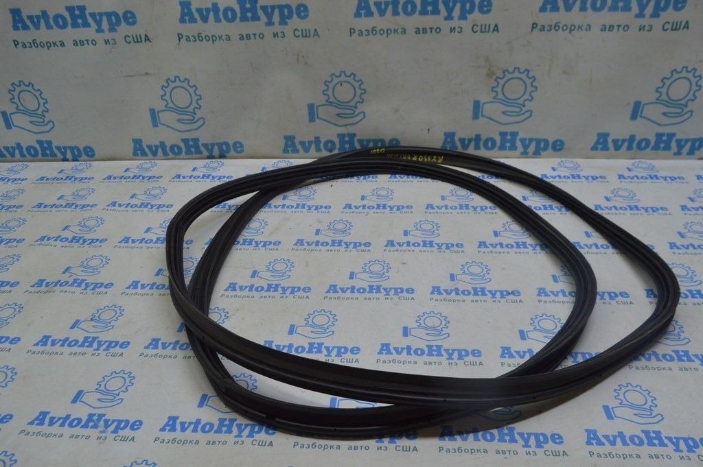 Уплотнитель резина двери багажника Lexus RX300 RX330 RX350 RX400h 04-09