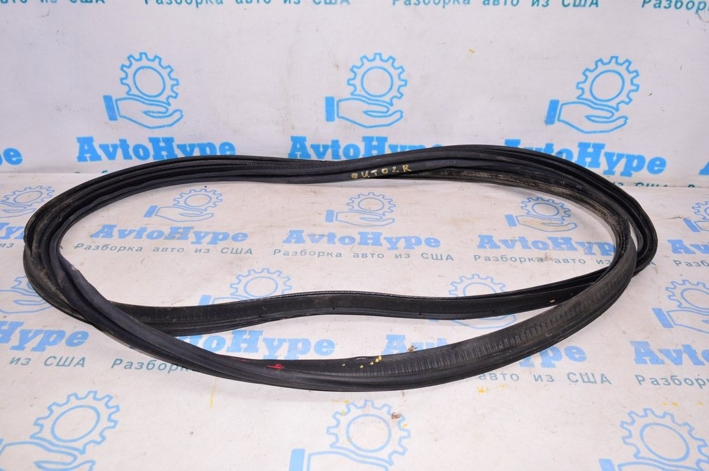 Уплотнитель (резина) двери багажника Subaru Outback 15-19 (02) деф.