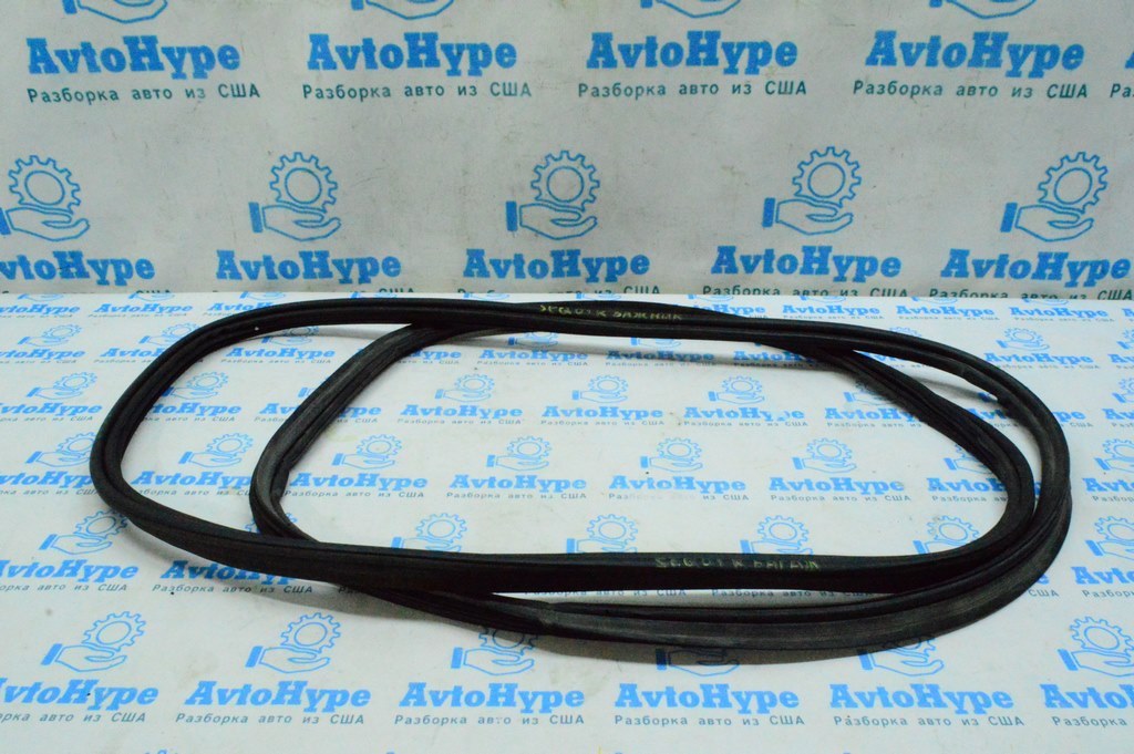 Уплотнитель (резина) двери багажника Toyota Sequoia 2008-2022