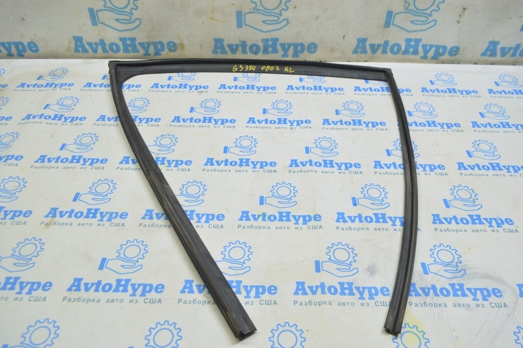 Уплотнитель стекла двери задней левой Lexus GS300 GS350 GS430 GS450h 06-11
