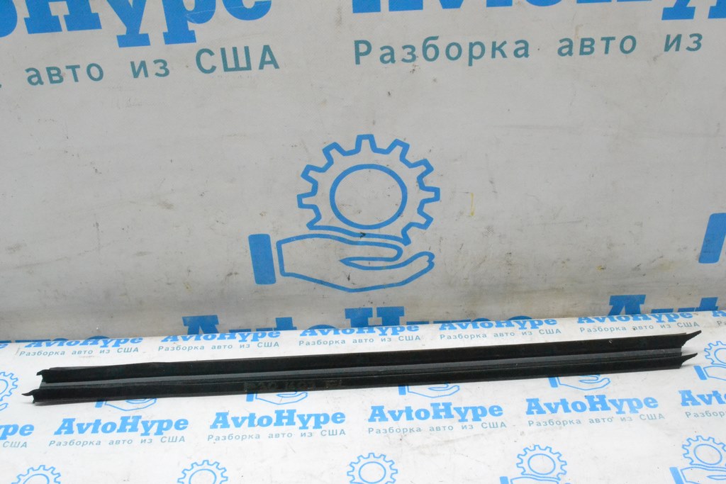 Уплотнитель стекла перед лев BMW 3 F30 12-19