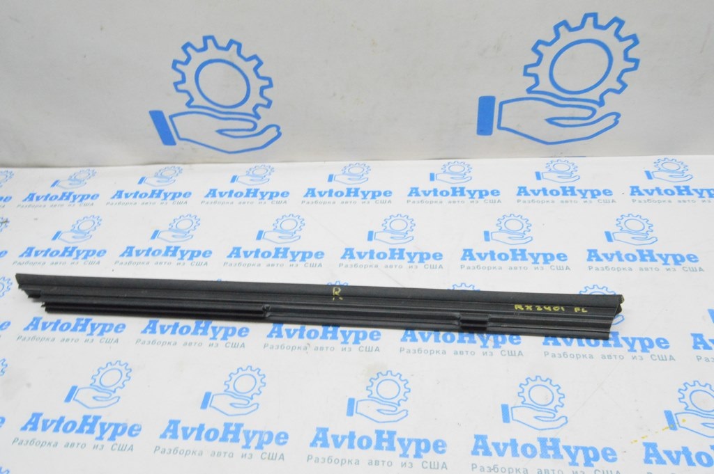 Уплотнитель стекла внутренний перед лев Lexus RX 350/350h/500h 23-
