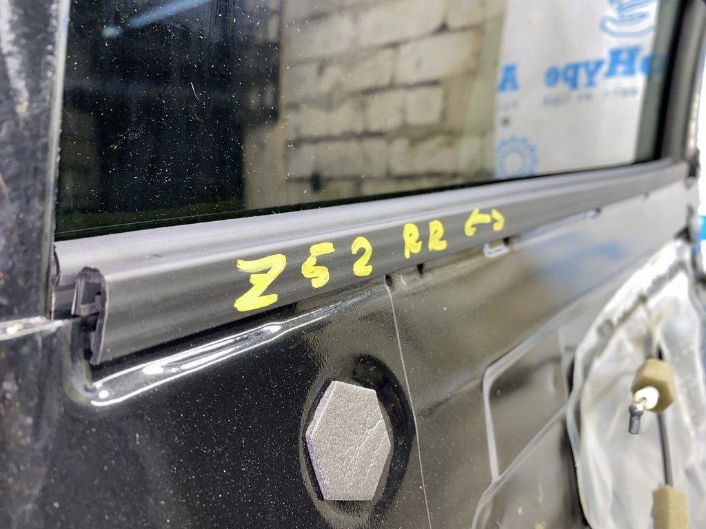 Уплотнитель стекла зад прав Nissan Murano z52 15-