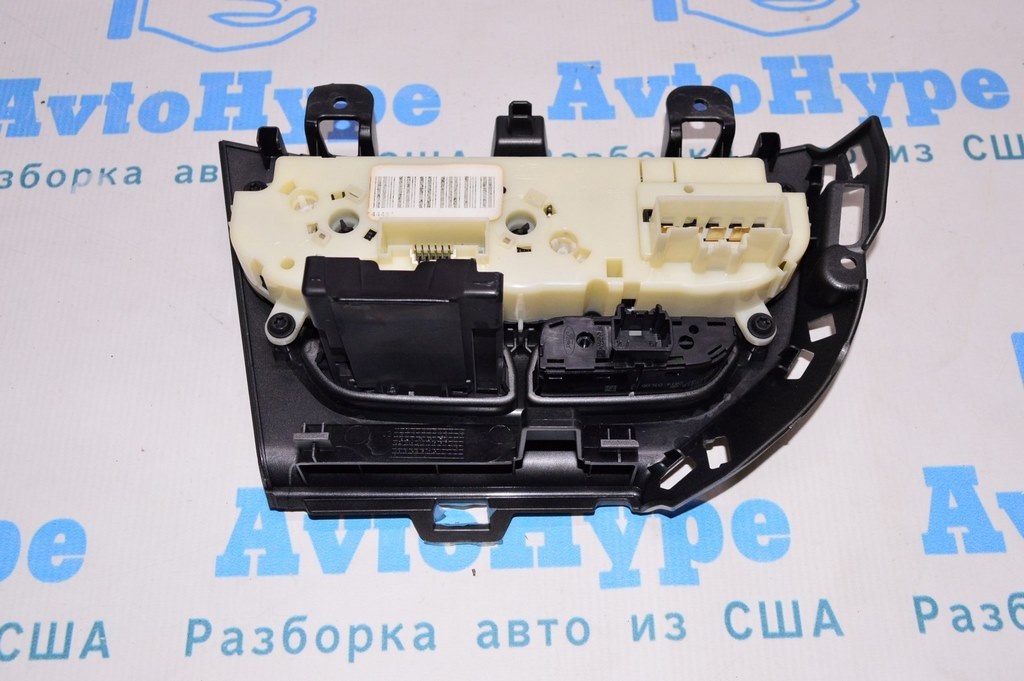 Управление климат-контролем Ford Focus mk3 11-14 ручное — фото 2