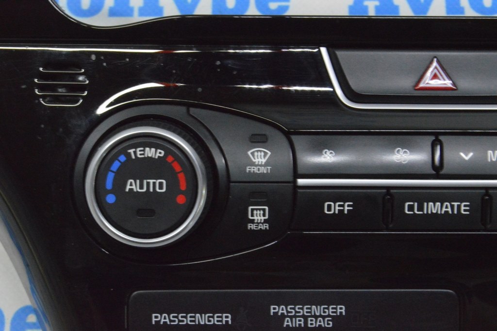 Управление климат-контролем Kia Optima 11-15 авто на 2 зоны (04) — фото 2