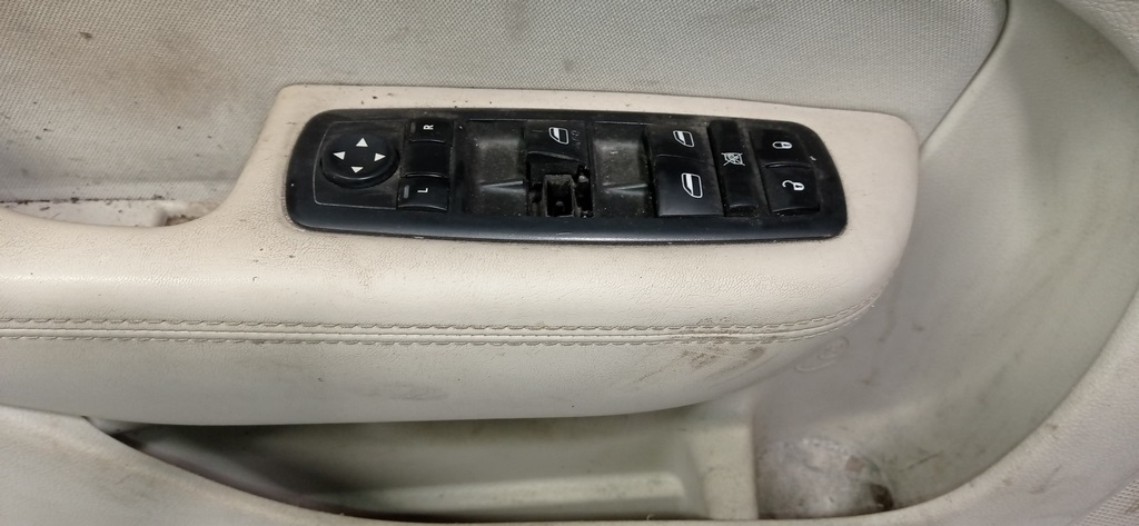 Управление стеклоподъемником перед лев Chrysler 200 15-17