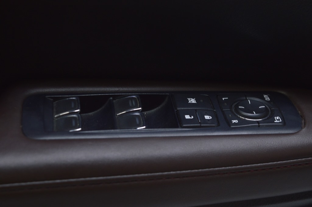 Управление стеклоподъемником перед лев Lexus RX350 RX450h 16-22 черн с хром,автосклад зер (02)