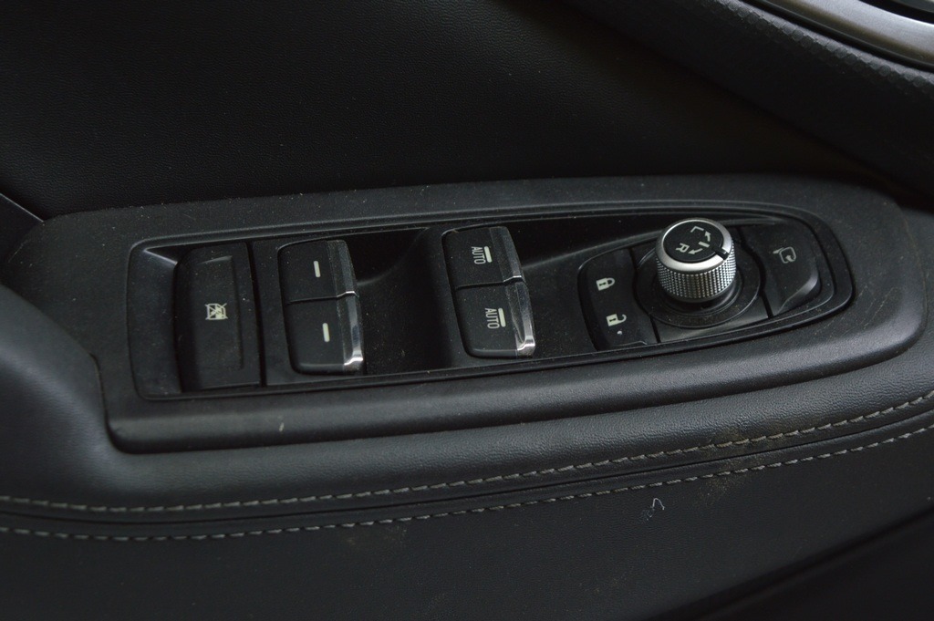 Управление стеклоподъемником перед лев Subaru Forester 19- SK