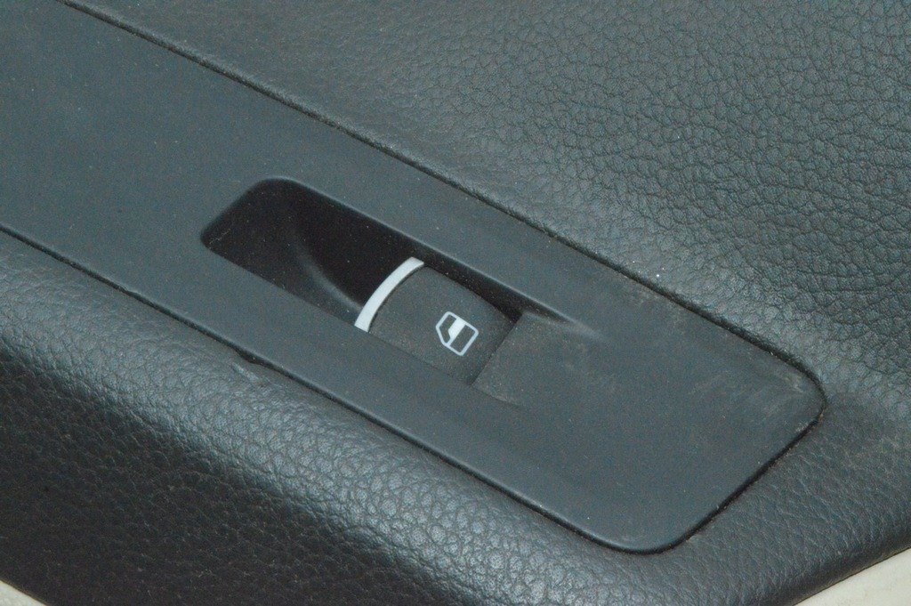 Управление стеклоподъемником перед прав VW Tiguan 09-17