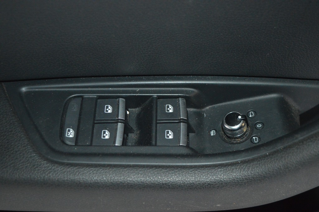 Управление стеклоподъемником передним левым Audi A4 B9 17-