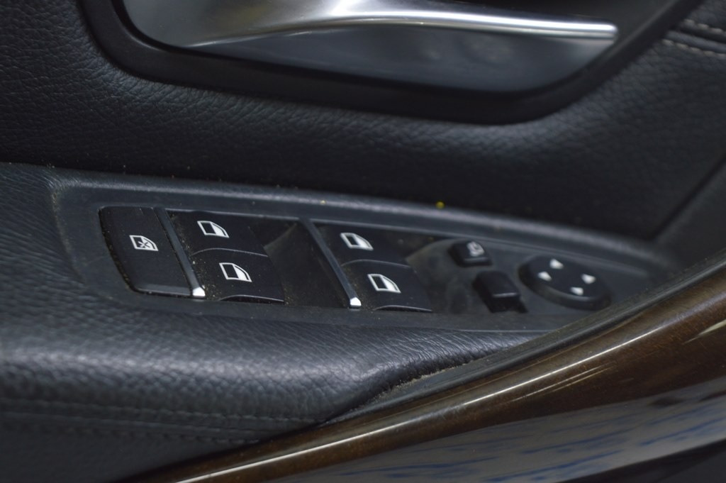 Управление стеклоподъемником передним левым BMW 3 F30 12-18 черн, 4 auto, с черн накладкой