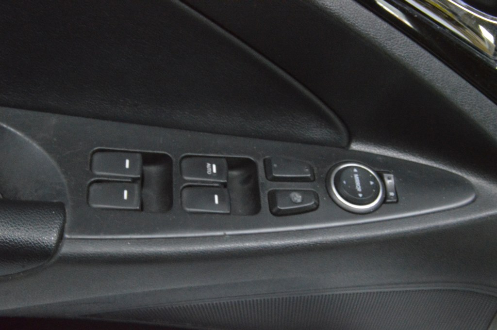 Управление стеклоподъемником передним левым Hyundai Sonata 11-15 черн