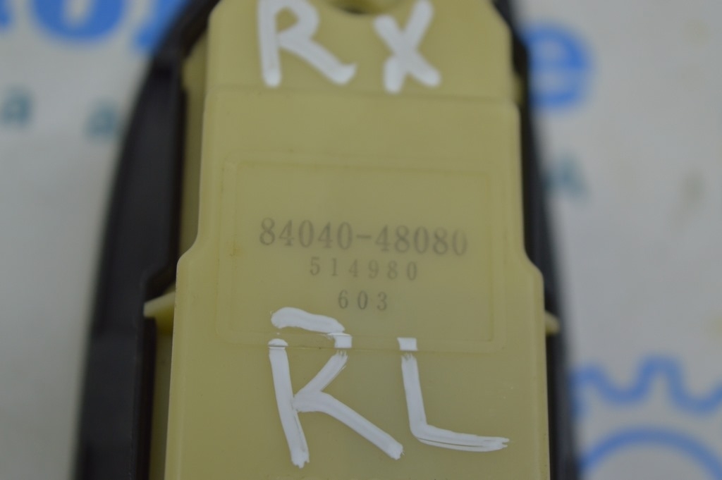 Управление стеклоподъемником передним левым Lexus RX300 RX330 RX350 RX400h 04-09 c накладкой — фото 4