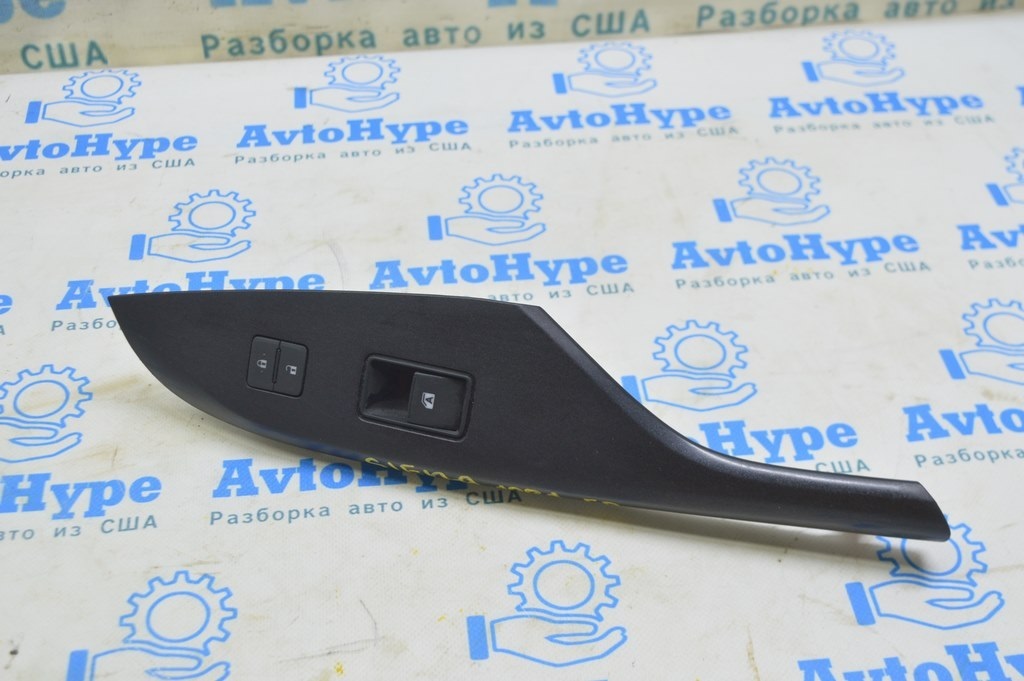 Управление стеклоподъемником передним правым Toyota Sienna 11-16 (01) Реал М