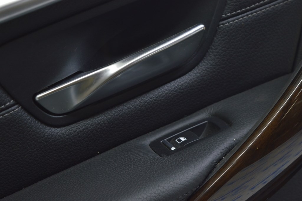 Управление стеклоподъемником зад лев BMW 3 F30 12-18 черн, auto, с черн накладкой