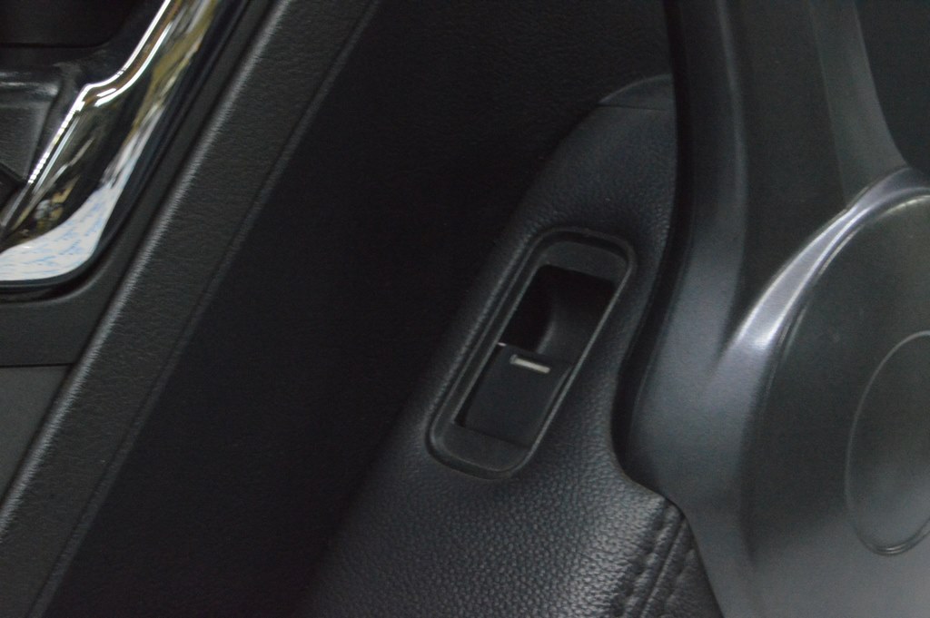 Управление стеклоподъемником зад лев Honda CRV 07-11