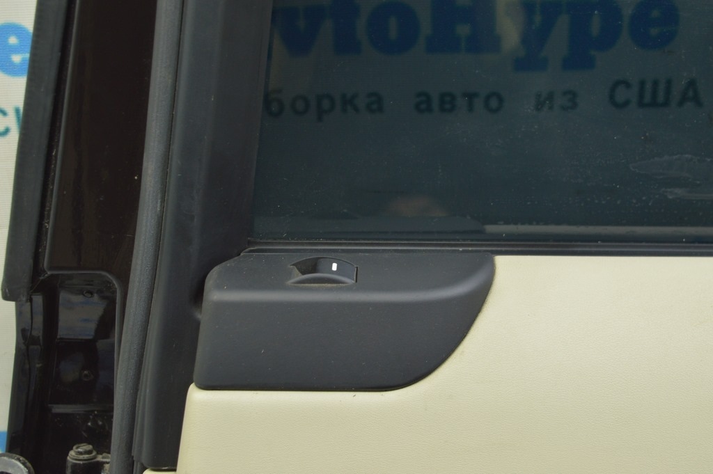 Управление стеклоподъемником зад прав Range Rover VOG L322 02-12