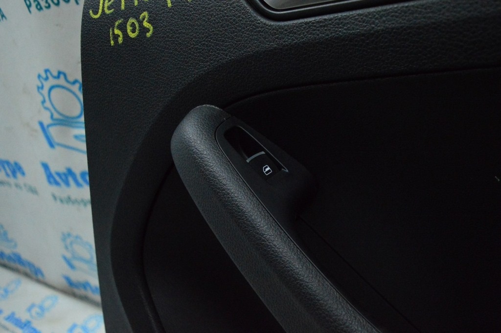 Управление стеклоподъемником зад прав VW Jetta 11-18 USA