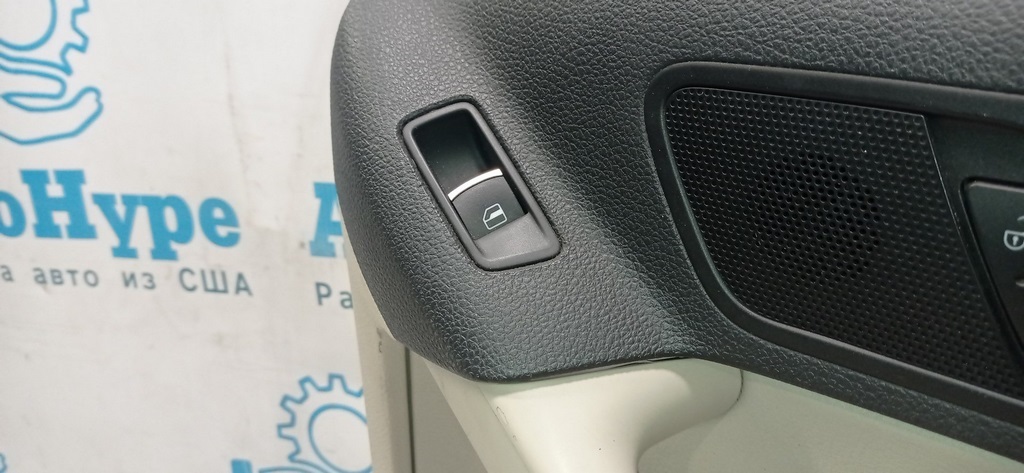 Управление стеклоподъемником зад прав VW Tiguan 09-17