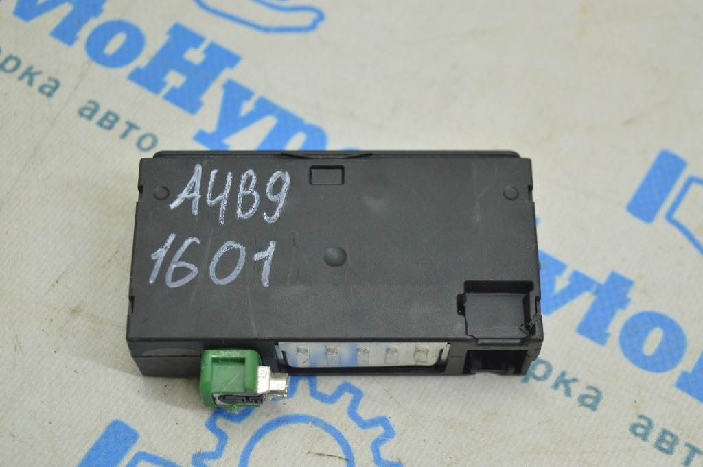 USB hub Audi A4 B9 17- — фото 2