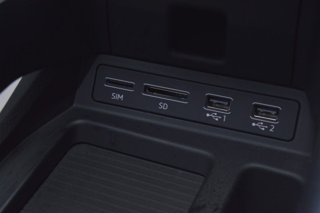 USB HUB AUX Audi E-Tron (Q8) GEN 18-