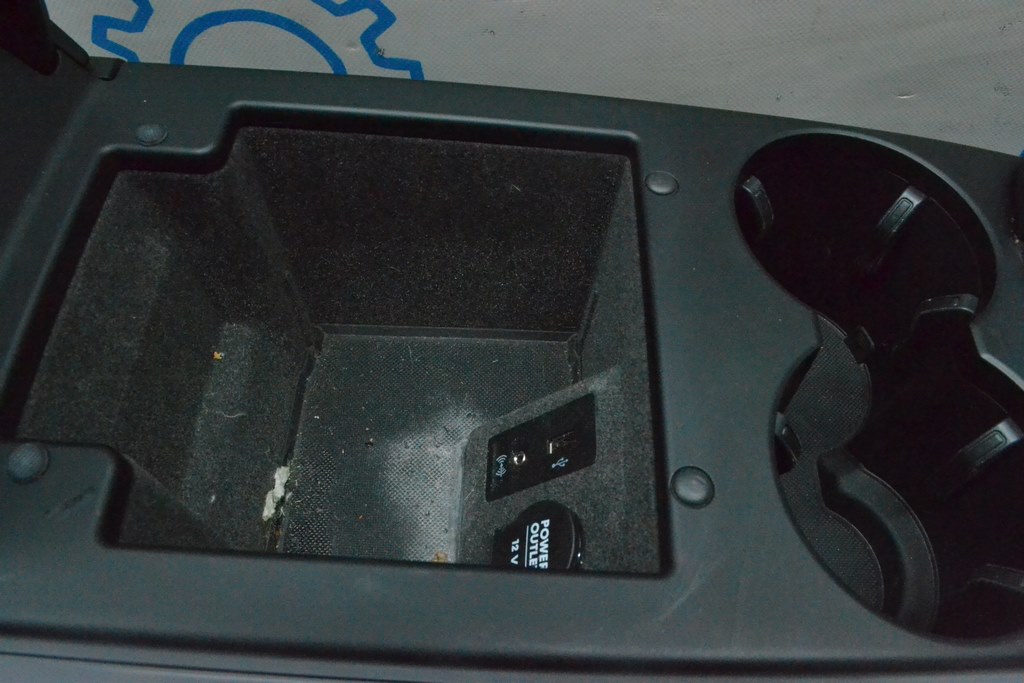 USB Hub, AUX Porsche Macan 15-18 (02)