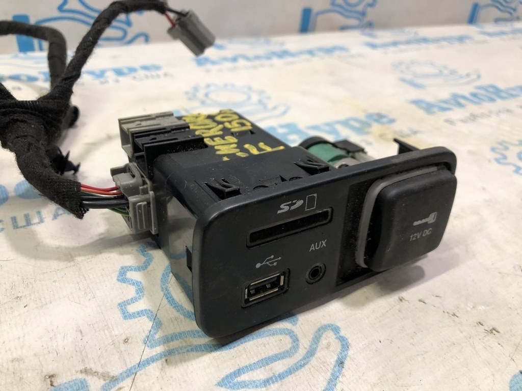 USB HUB / блок usb Jeep Cherokee KL 14-