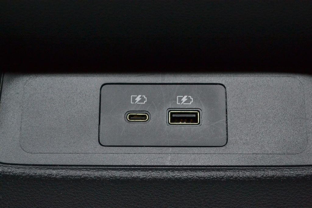USB HUB Nissan Qashqai 21- задний