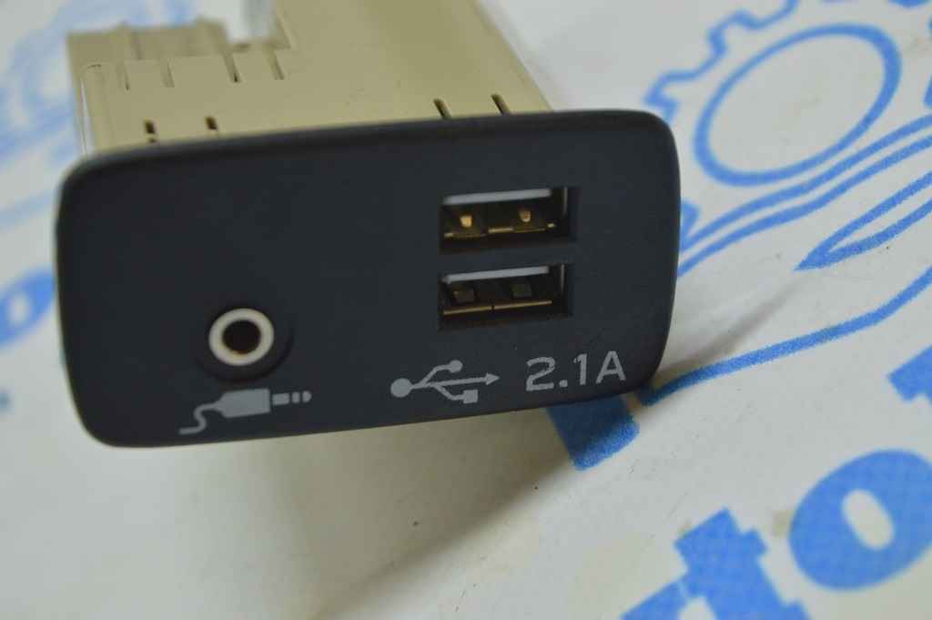 USB HUB Subaru Forester 19- SK 86273FL000 — фото 2