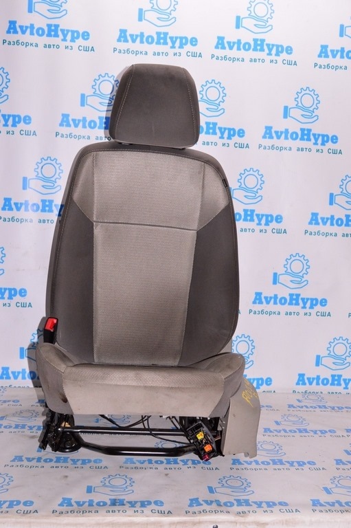 Водительское сидение Ford Focus mk3 11-14 беж тряпка (06)