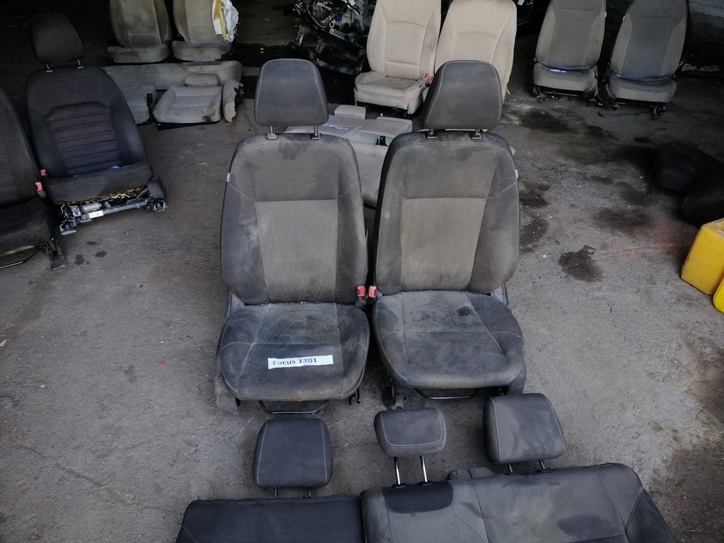 Водительское сидение Ford Focus mk3 11-14 черн тряпка